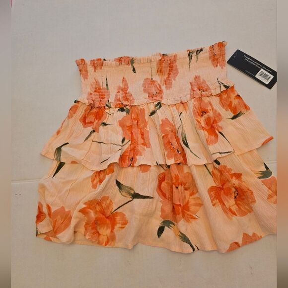 NWT Bila 77 Orange Floral Mini Skirt Smocked Waist Size Medium - Picture 8 of 10